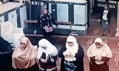 The thieves, who came to the mosque with the excuse of praying, stole the purse of a woman who was praying and left.