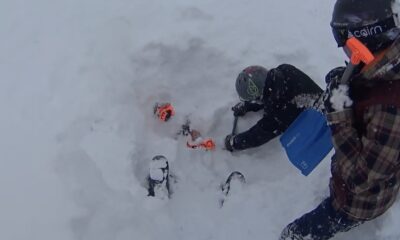 Rescued by snowboarder friends who fell under the avalanche