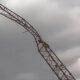 The crane used in the construction was overturned by the effect of the extreme wind.