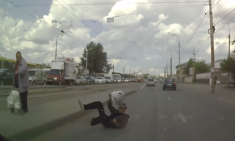 YAY 0108 Quick Reflexes Save Pedestrian in Russia